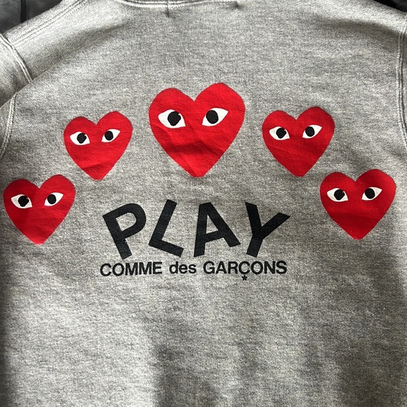 Selling a Comme Des Garçons Play Embroider Heart Zip-Up Hoodie -price negotiable - Picture 5 of 8